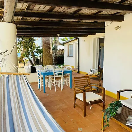 Casa Patrizia A 10 Metri Dalla Holiday home *