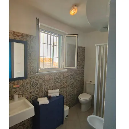Casa Patrizia A 10 Metri Dalla Holiday home Reitani